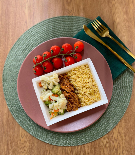 Patinho desfiado + arroz integral + mix de legumes